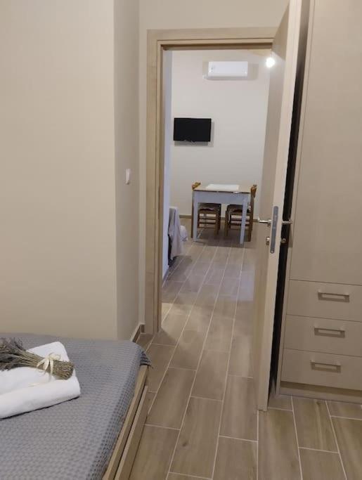 פיליאטרה Δ5-Τα Διαμερίσματα Του Δασκάλου מראה חיצוני תמונה