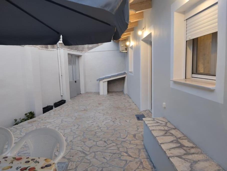פיליאטרה Δ5-Τα Διαμερίσματα Του Δασκάλου מראה חיצוני תמונה